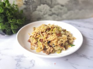鸭肉莲藕炒面条的做法步骤：9