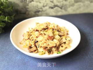 鸭肉莲藕炒面条的做法步骤：10