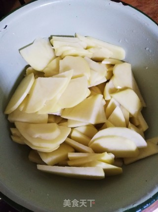 辣白菜土豆片的做法步骤：2