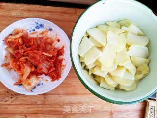 辣白菜土豆片的做法步骤：4