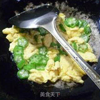 秋葵炒鸡蛋的做法步骤：8