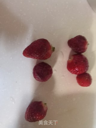土豆草莓沙拉的做法步骤：3