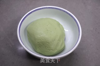 咸蛋黄肉松青团的做法步骤：6