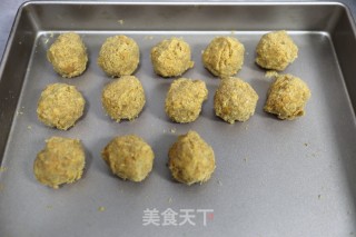 咸蛋黄肉松青团的做法步骤：9