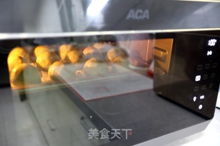 咸蛋黄肉松青团的做法步骤：13