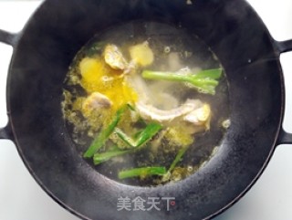 荠菜黄鱼羹的做法步骤：7