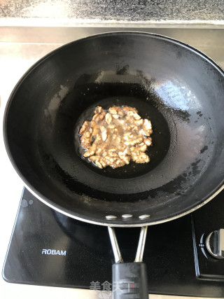 桃仁苦瓜的做法步骤：3