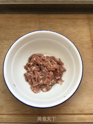 牛肉炒冬笋的做法步骤：3