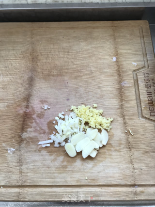 牛肉炒冬笋的做法步骤：5