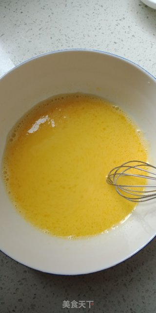 八寸戚风蛋糕的做法步骤：4