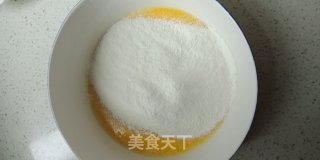 八寸戚风蛋糕的做法步骤：5