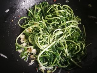 清炒马兰头的做法步骤：6