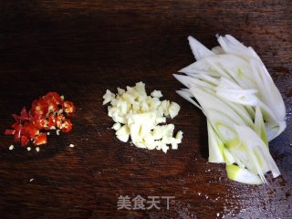 蚝油黄豆芽的做法步骤：2
