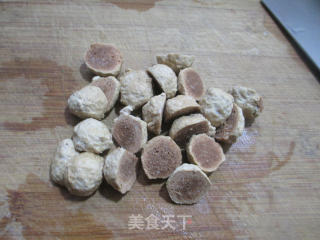 小肉丸炒牛心菜的做法步骤：3