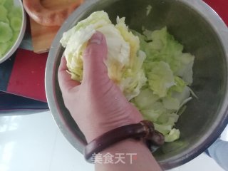 小满日食记之莴苣蒜香手掰肠的做法步骤：3