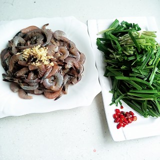 河虾炒韭菜的做法步骤：2