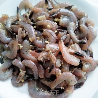 河虾炒韭菜的做法步骤：3