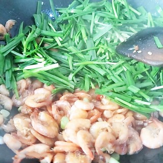 河虾炒韭菜的做法步骤：6