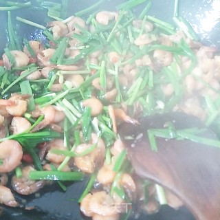 河虾炒韭菜的做法步骤：7