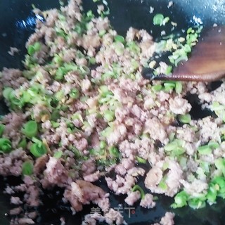 腌菜炒春笋的做法步骤：9