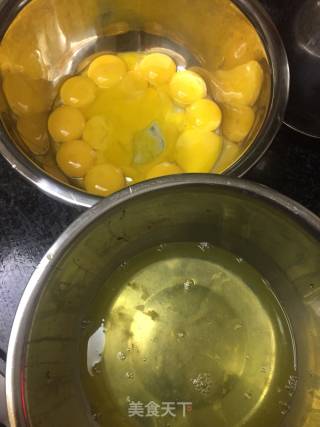 紫菜肉松蛋糕的做法步骤：1