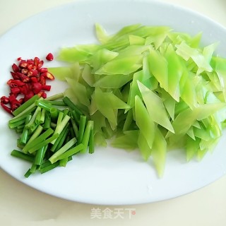清炒莴笋片的做法步骤：5
