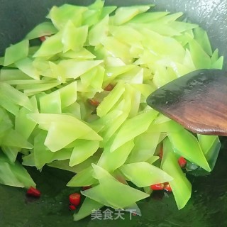 清炒莴笋片的做法步骤：8