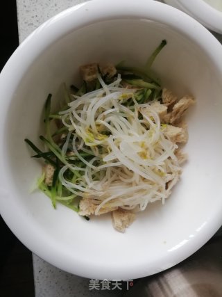 家庭版凉拌凉皮的做法步骤：5