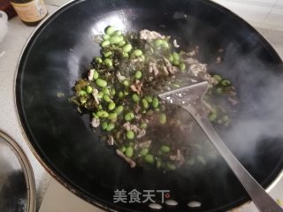 雪菜肉丝炒毛豆的做法步骤：5