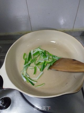 胡萝卜炒金针菇的做法步骤：8