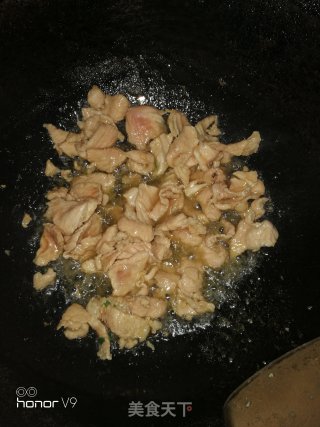 肉片黄瓜炒火腿肠的做法步骤：2