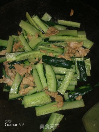 肉片黄瓜炒火腿肠的做法步骤：3