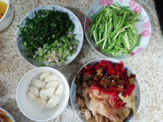 酸菜鱼的做法步骤：2