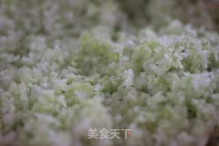 白菜馅饺子的做法步骤：1