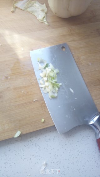 白豆腐炖大白菜和肉皮的做法步骤：3
