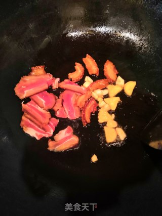 藜蒿炒腊肉的做法步骤：5
