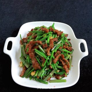 野芹菜炒牛肉的做法步骤：10