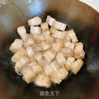 鹌鹑蛋红烧肉的做法步骤：5
