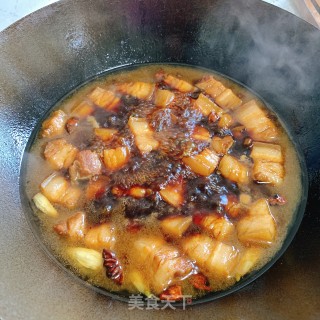 鹌鹑蛋红烧肉的做法步骤：8