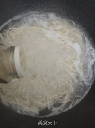 空心菜鸡蛋面的做法步骤：4