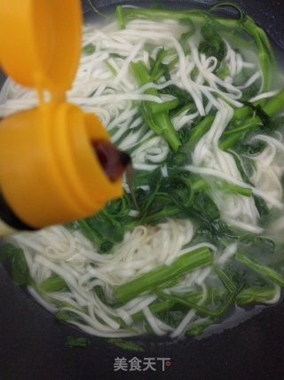 空心菜鸡蛋面的做法步骤：6