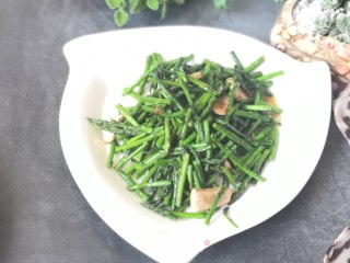 肉片炒芦笋的做法步骤：8