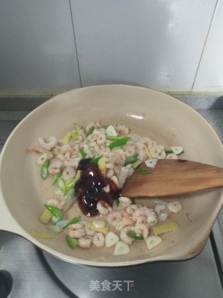 芦笋炒虾仁的做法步骤：8
