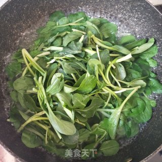 鸡毛菜蛋汤的做法步骤：2
