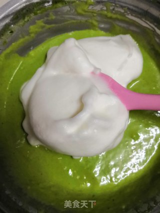 菠菜草莓蛋糕卷的做法步骤：6