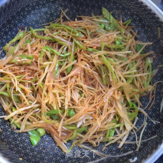 香辣青椒土豆丝的做法步骤：8