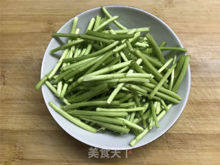 芦蒿脆皮干的做法步骤：2