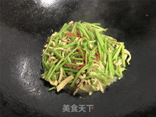 芦蒿脆皮干的做法步骤：7