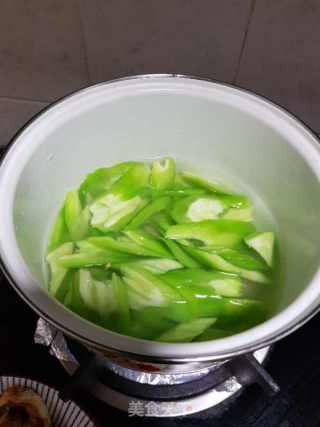豆豉炒苦瓜的做法步骤：3