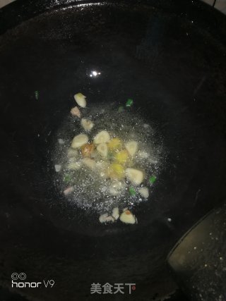 素炒油麦菜的做法步骤：2